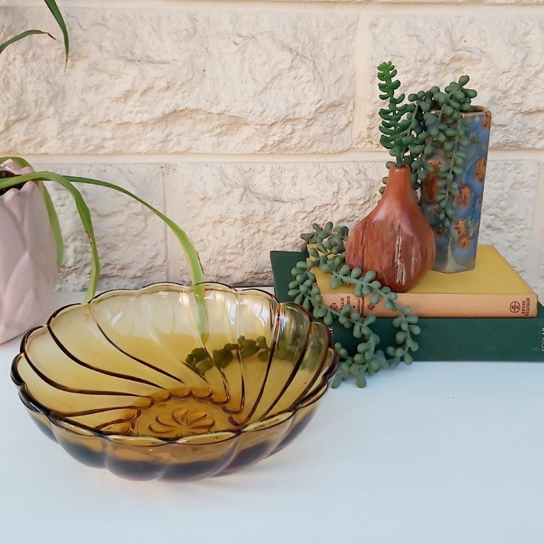 Hazel Atlas Seashell Amber Swirl Bowl