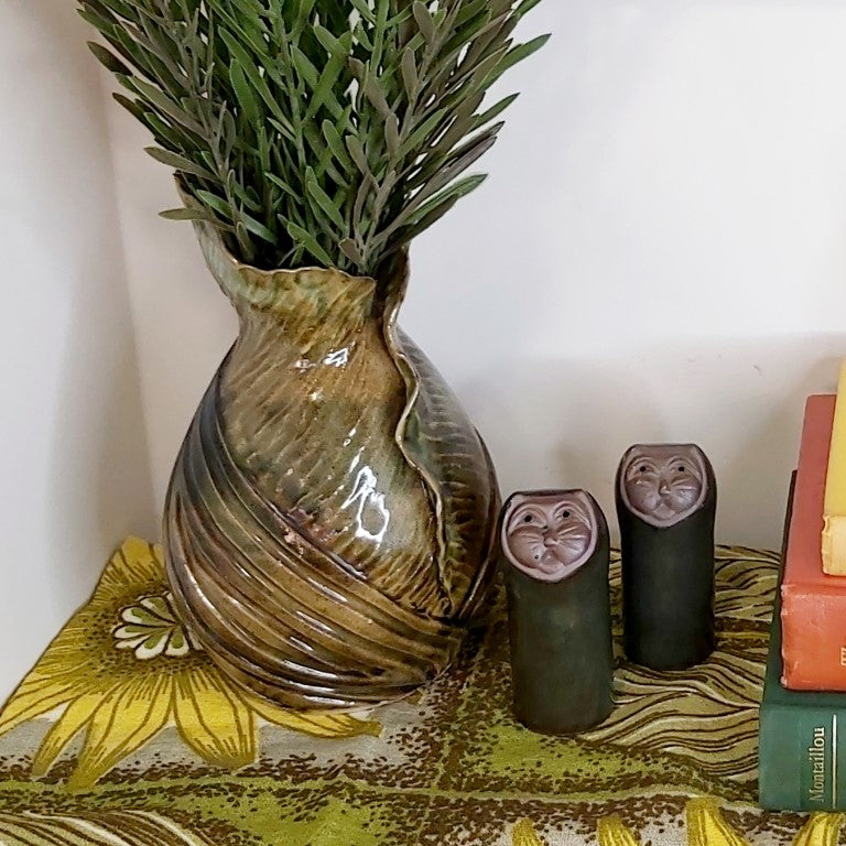 Vintage NZ Made Leaf Vase by Roberts & Ashleigh