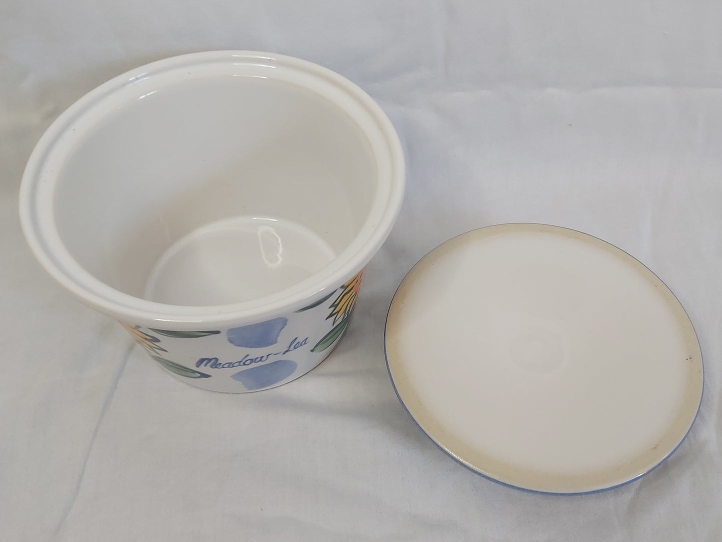 Temuka Pottery Meadow Lea Pot With Lid