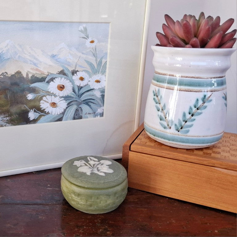 White Horse Pottery Nelson Pot
