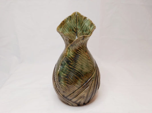 Vintage NZ Made Leaf Vase by Roberts & Ashleigh
