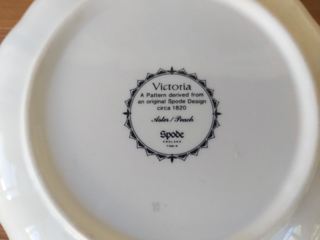 Spode "Victoria" Pattern Dish with Fluted Rim