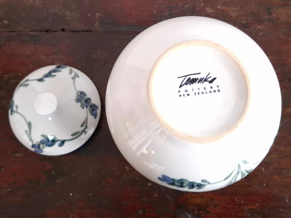Temuka Pottery Lavender Sugar Bowl