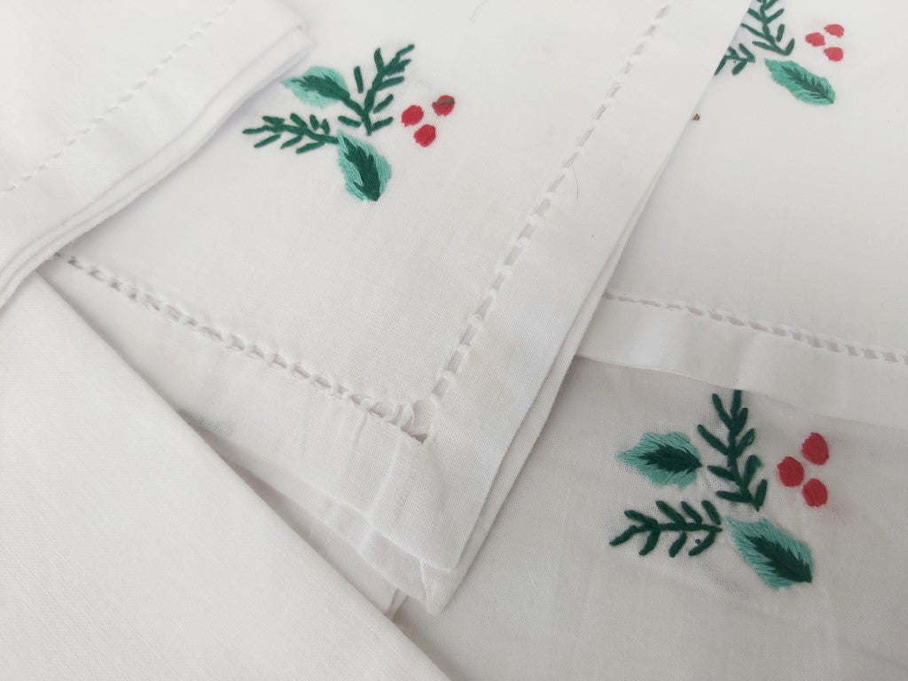Set of 6 Cotton Napkins with Holly Embroidery