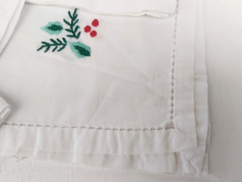 Set of 6 Cotton Napkins with Holly Embroidery