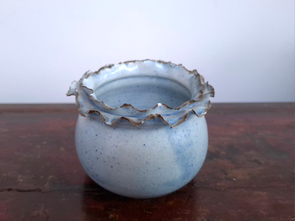 Double Ruffle Rim Pottery Pot