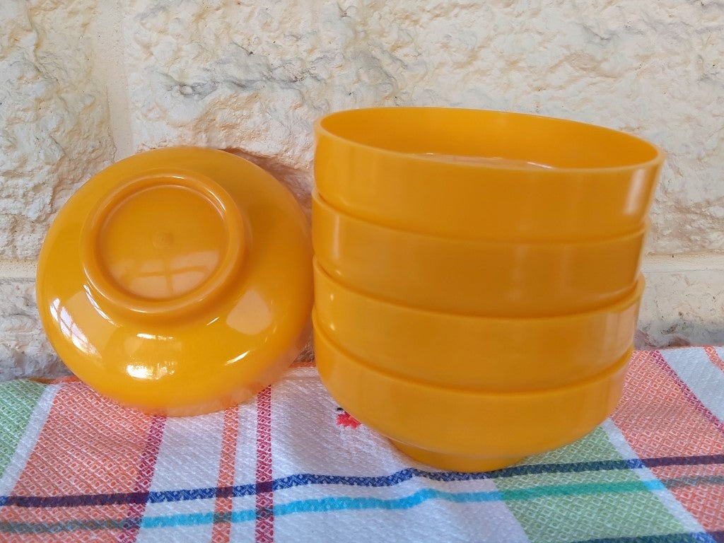 Set of 5 Vintage Melamine Dessert Bowls