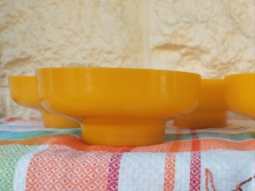 Set of 5 Vintage Melamine Dessert Bowls