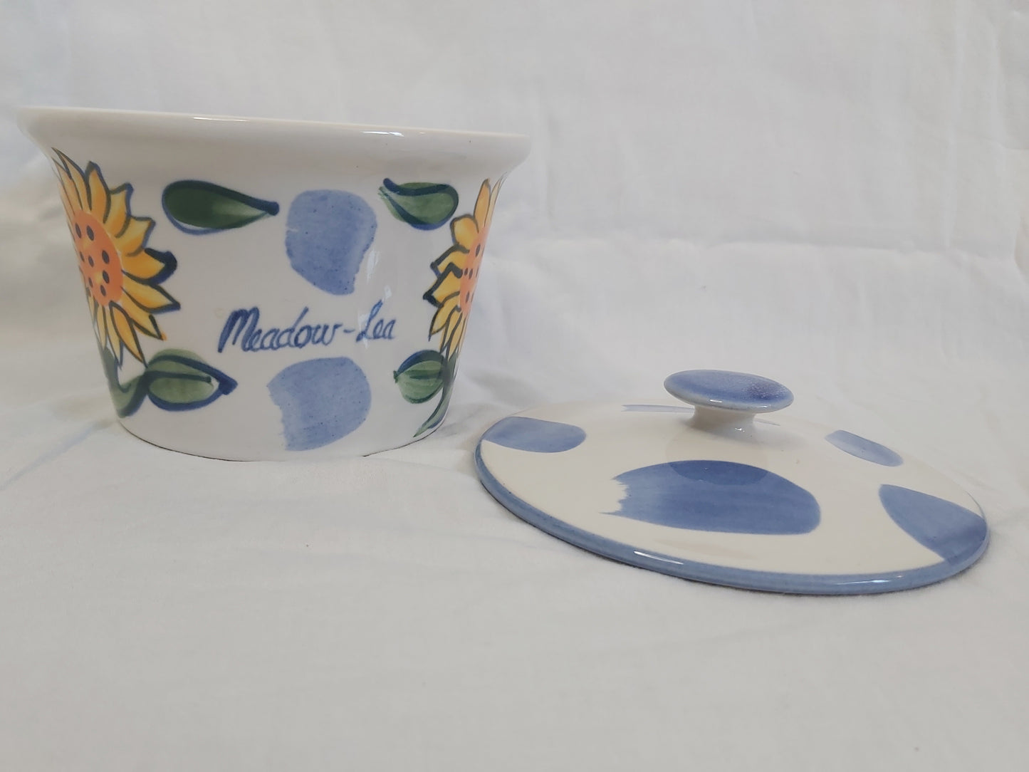 Temuka Pottery Meadow Lea Pot With Lid