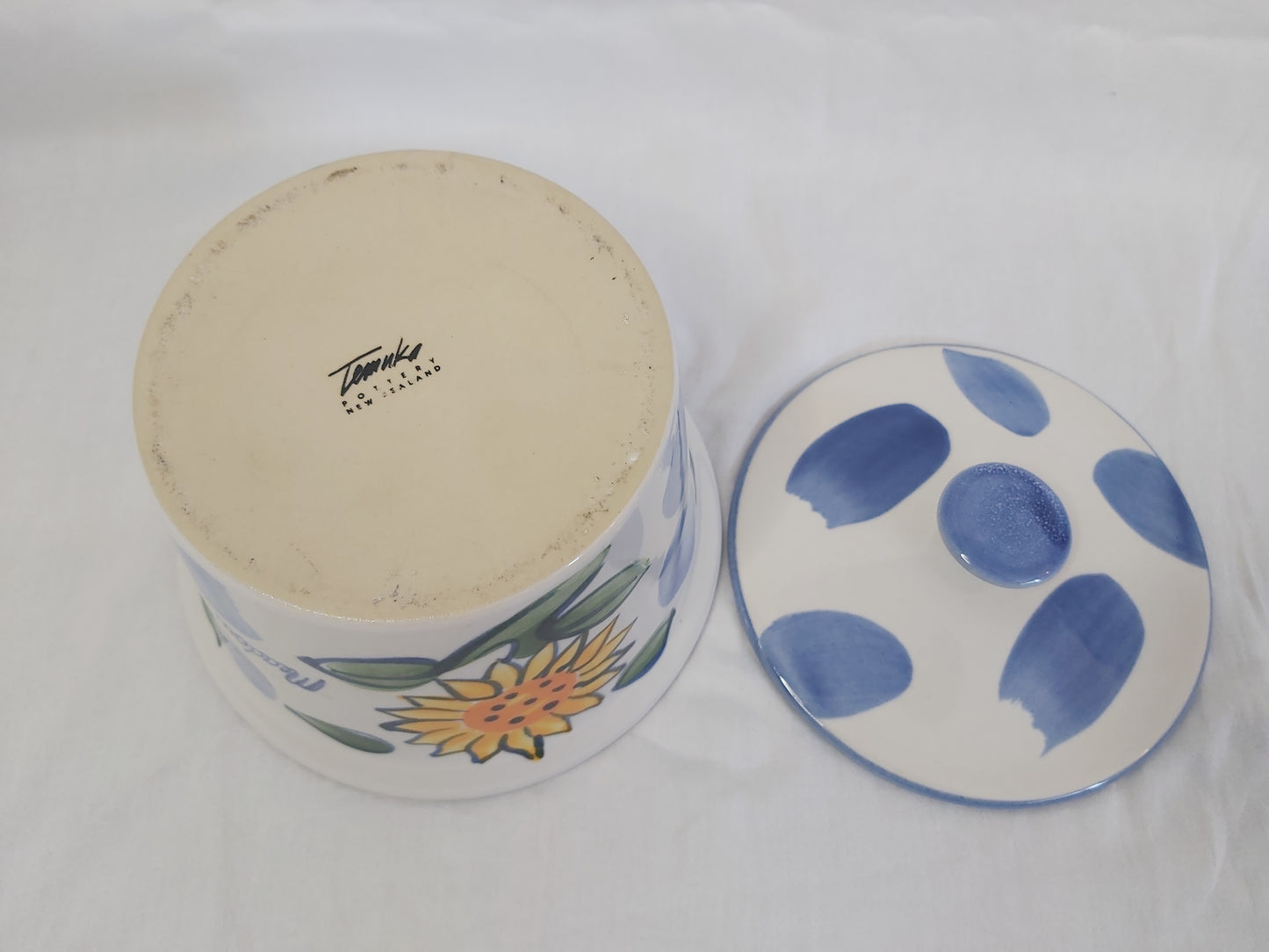 Temuka Pottery Meadow Lea Pot With Lid