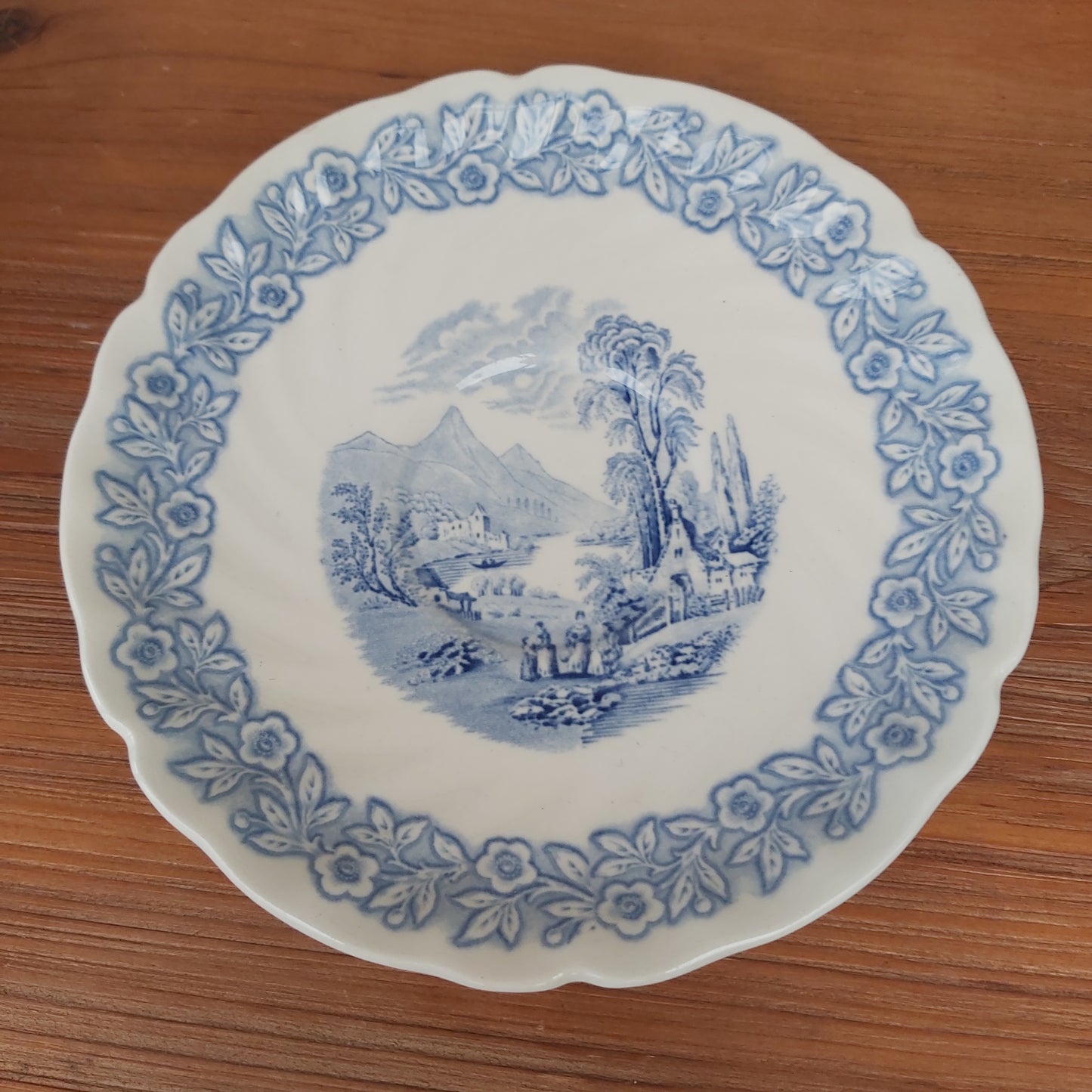 Royal Doulton Geneva Large Saucer D6334