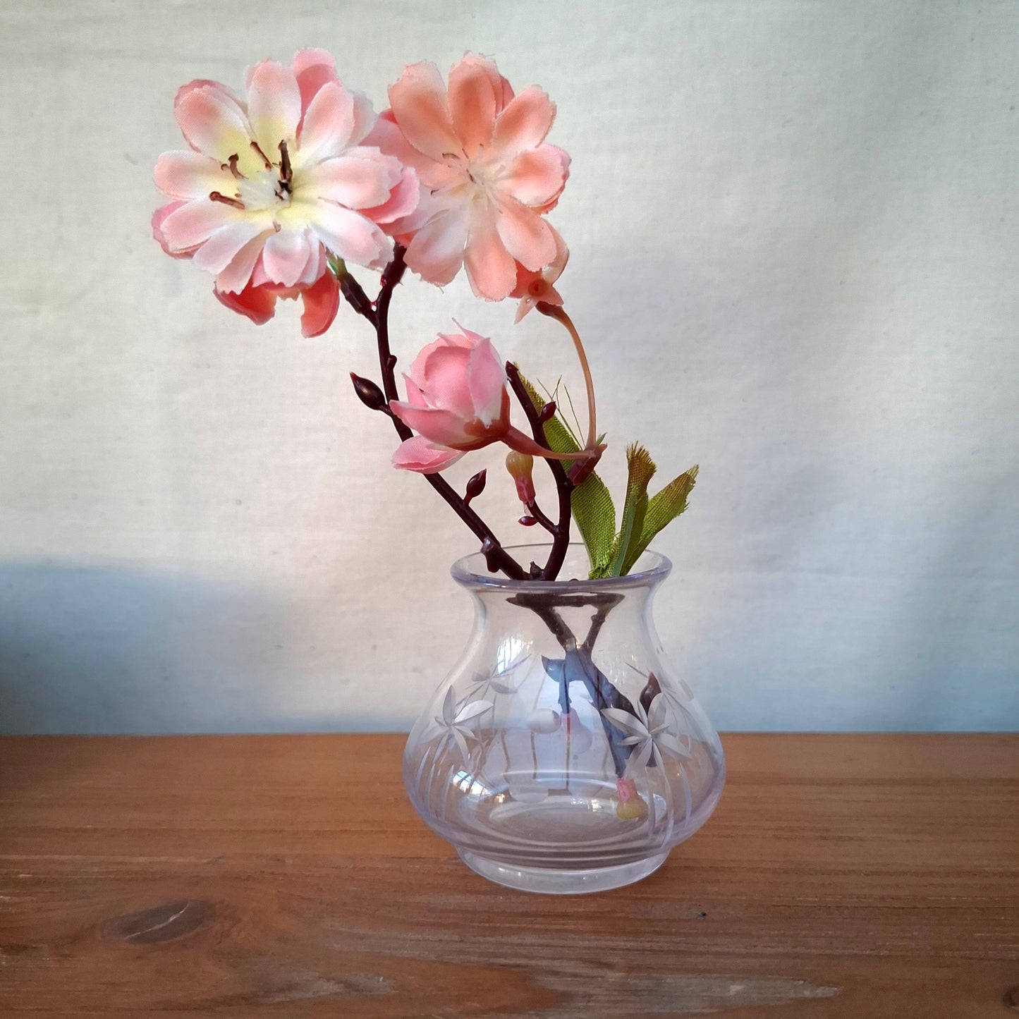Sweet Wee Stuart Crystal Posy Bud Vase