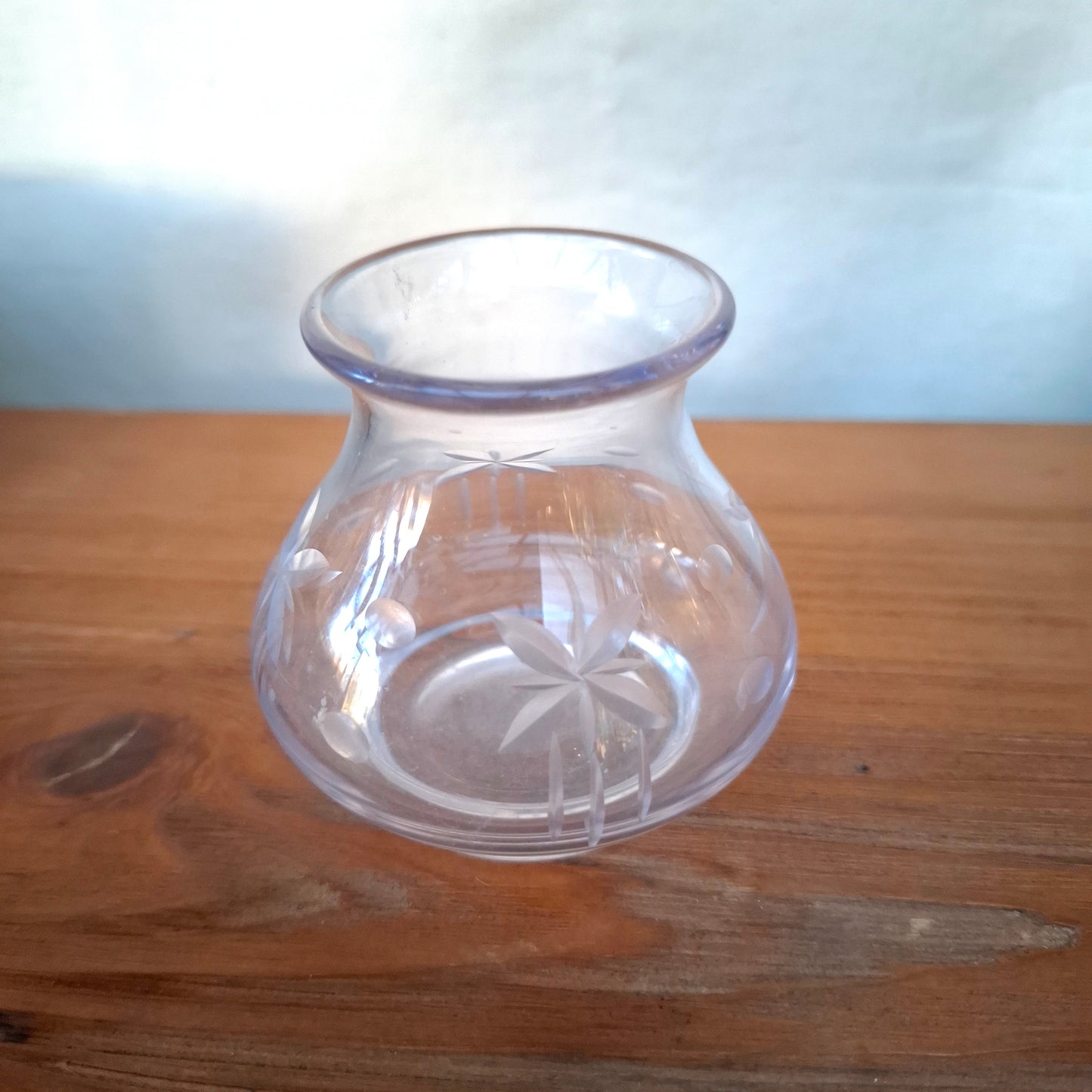 Sweet Wee Stuart Crystal Posy Bud Vase