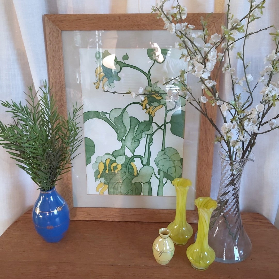 Pretty Yellow Ruffled Edge Glass Vase