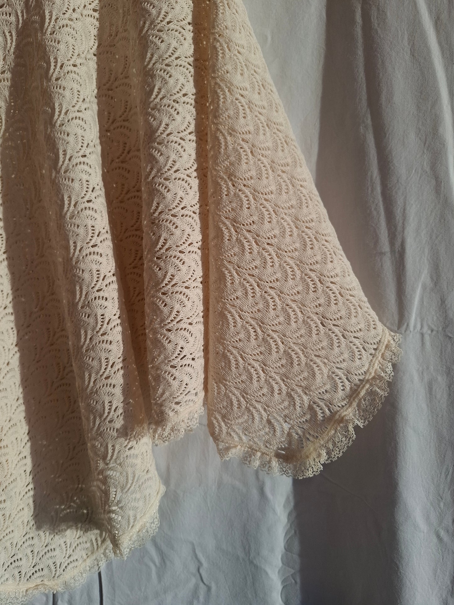 Vintage Cream Lace Knit Acrylic Poncho