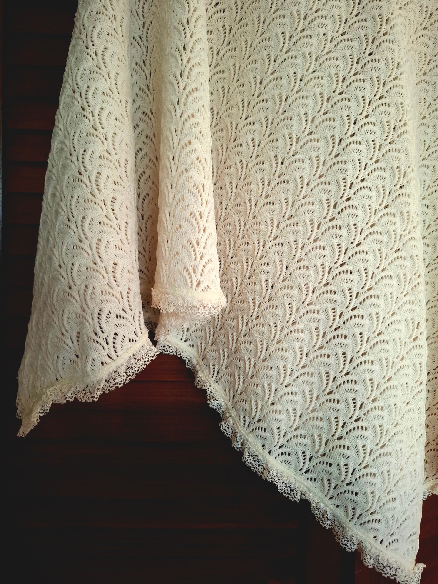 Vintage Cream Lace Knit Acrylic Poncho