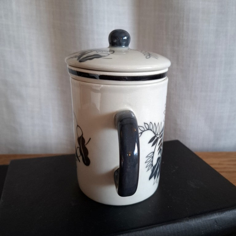 Black & White Kowhai Lidded Tea Cup with Strainer