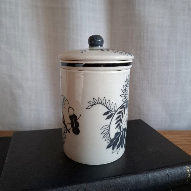 Black & White Kowhai Lidded Tea Cup with Strainer