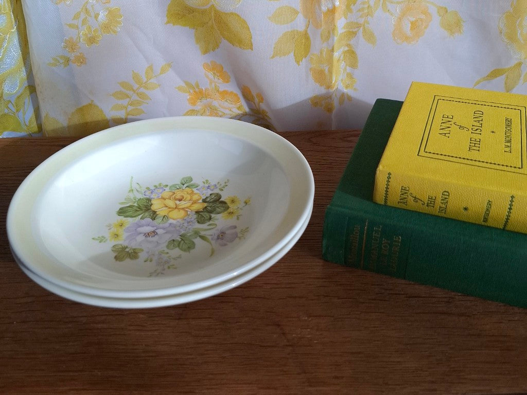 Pair of Crown Lynn Clifton Wood Serenade Bowls