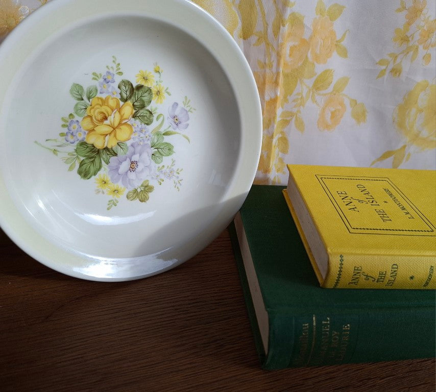 Pair of Crown Lynn Clifton Wood Serenade Bowls