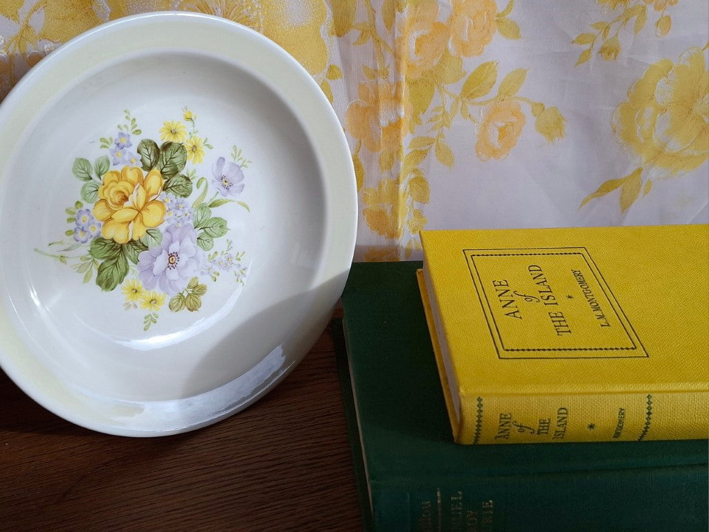 Pair of Crown Lynn Clifton Wood Serenade Bowls