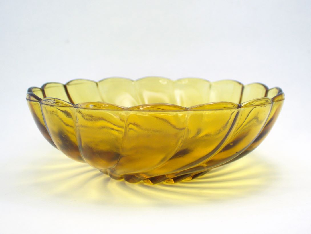 Hazel Atlas Seashell Amber Swirl Bowl