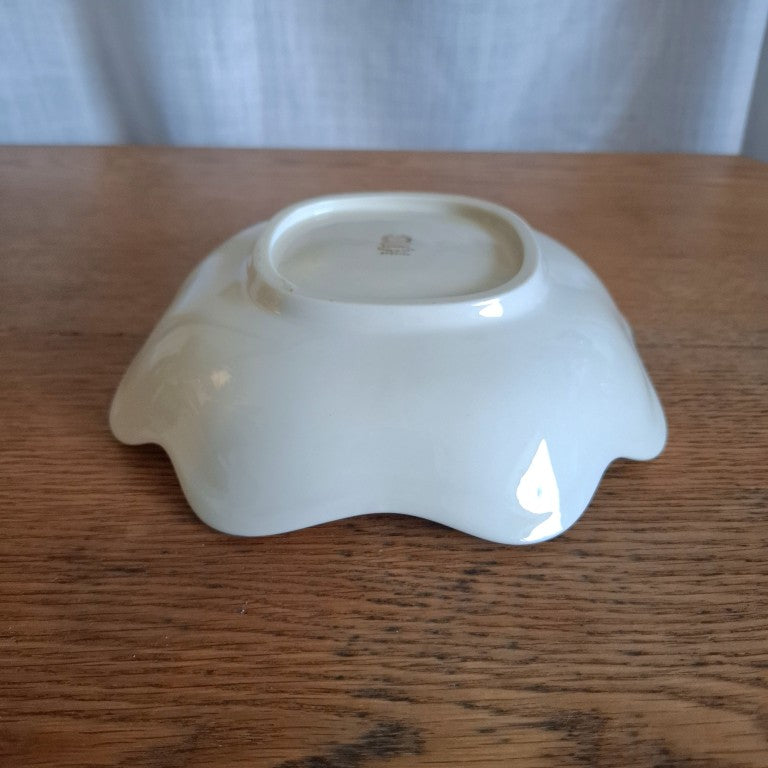 Elegant Lenox Saybrook Scalloped Bowl With Platinum Rim