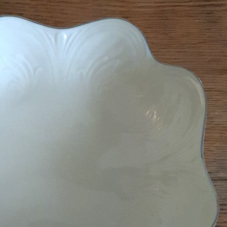 Elegant Lenox Saybrook Scalloped Bowl With Platinum Rim