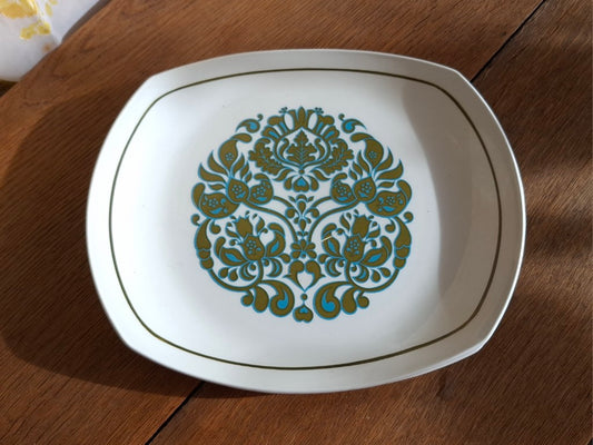 Retro Ridgway Martinique Oval Dinner Plates x 2