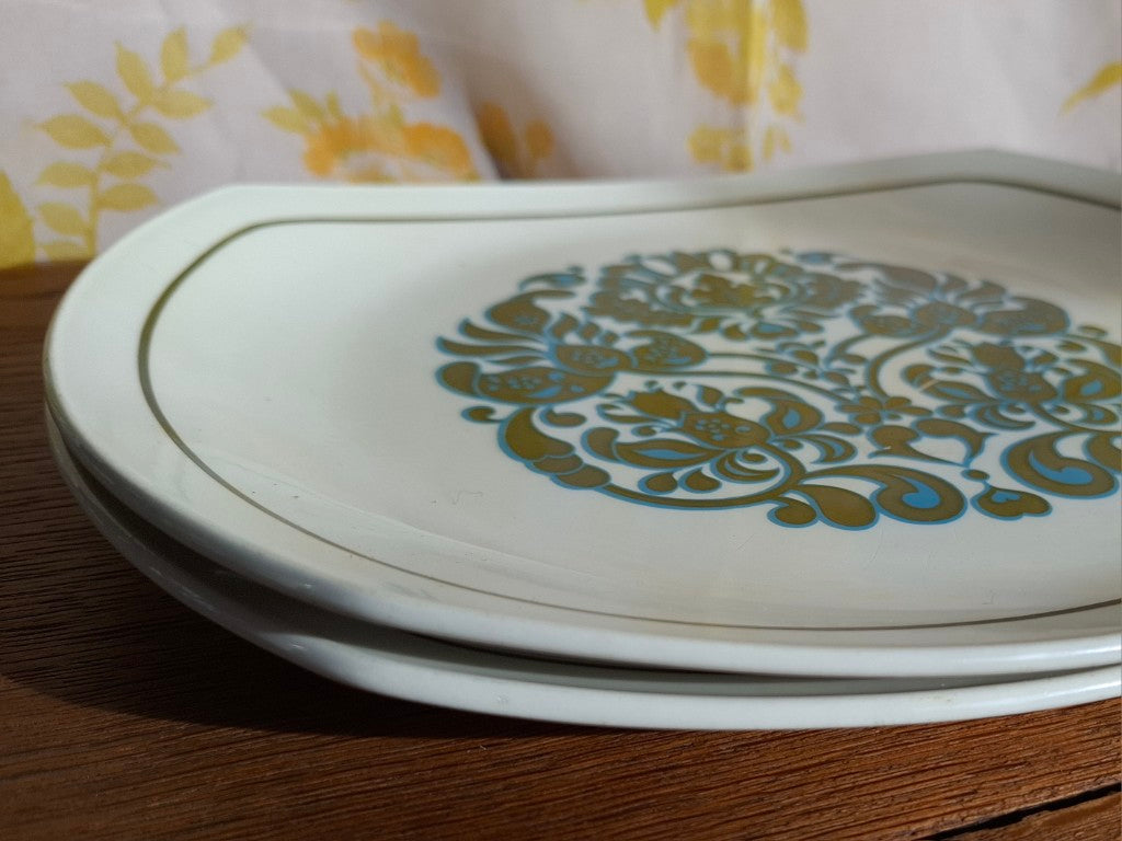 Retro Ridgway Martinique Oval Dinner Plates x 2