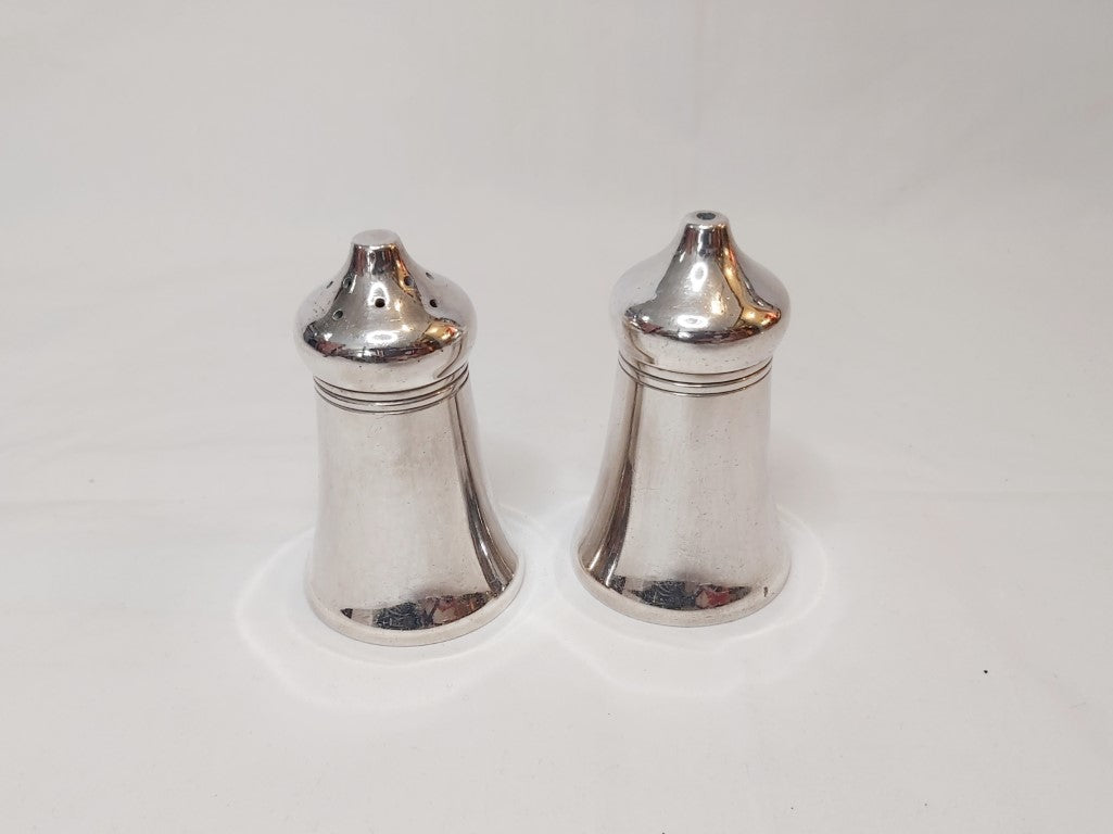 Vintage Walker & Hall Silver Plated Salt & Pepper Shakers