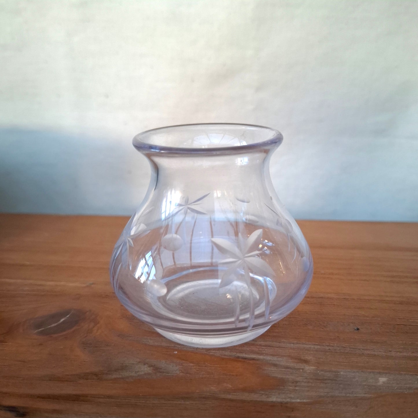 Sweet Wee Stuart Crystal Posy Bud Vase