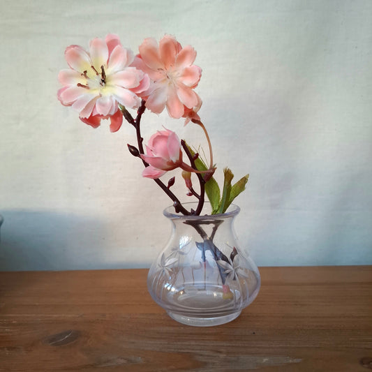 Sweet Wee Stuart Crystal Posy Bud Vase