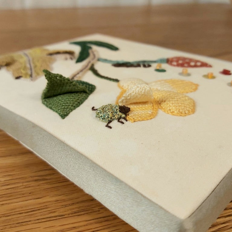 Vintage Frog and Flower 3D Embroidery