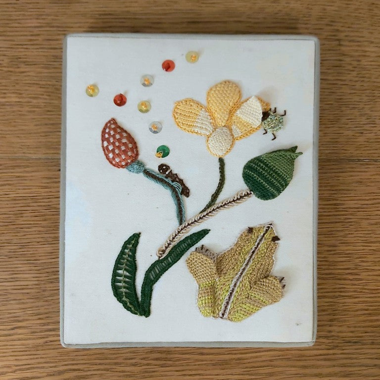Vintage Frog and Flower 3D Embroidery