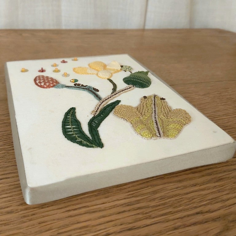 Vintage Frog and Flower 3D Embroidery