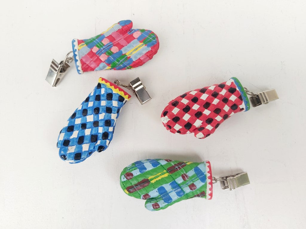 Set of 4 Plaid Mitten Tablecloth Weights