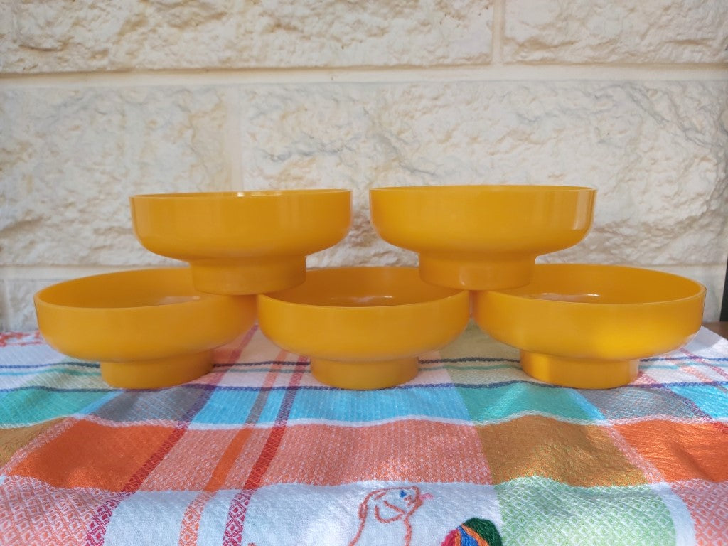 Set of 5 Vintage Melamine Dessert Bowls