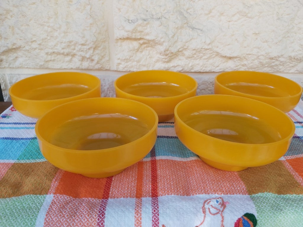 Set of 5 Vintage Melamine Dessert Bowls